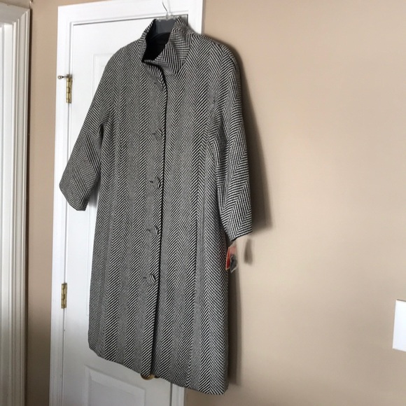 Isaac Mizrahi Jackets & Blazers - Isaac Mizrahi Black and Gray Herringbone coat XXL